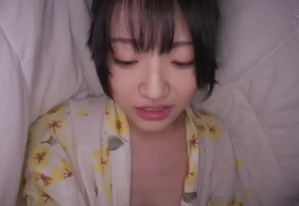 Cô em họ mới lớn sang nhà gạ tình ông chú buồi to